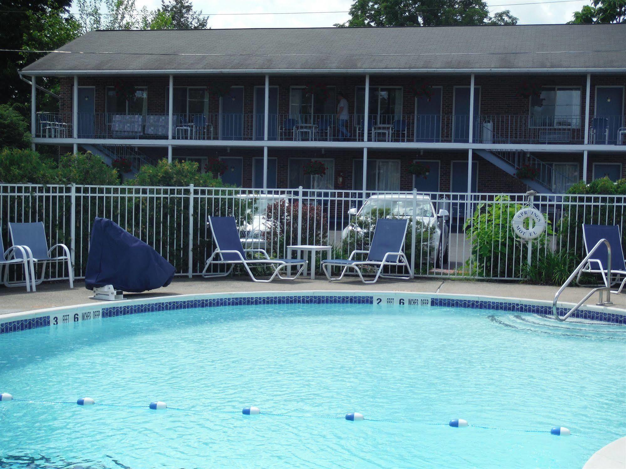 The Springs Motel Saratoga Springs Eksteriør bilde