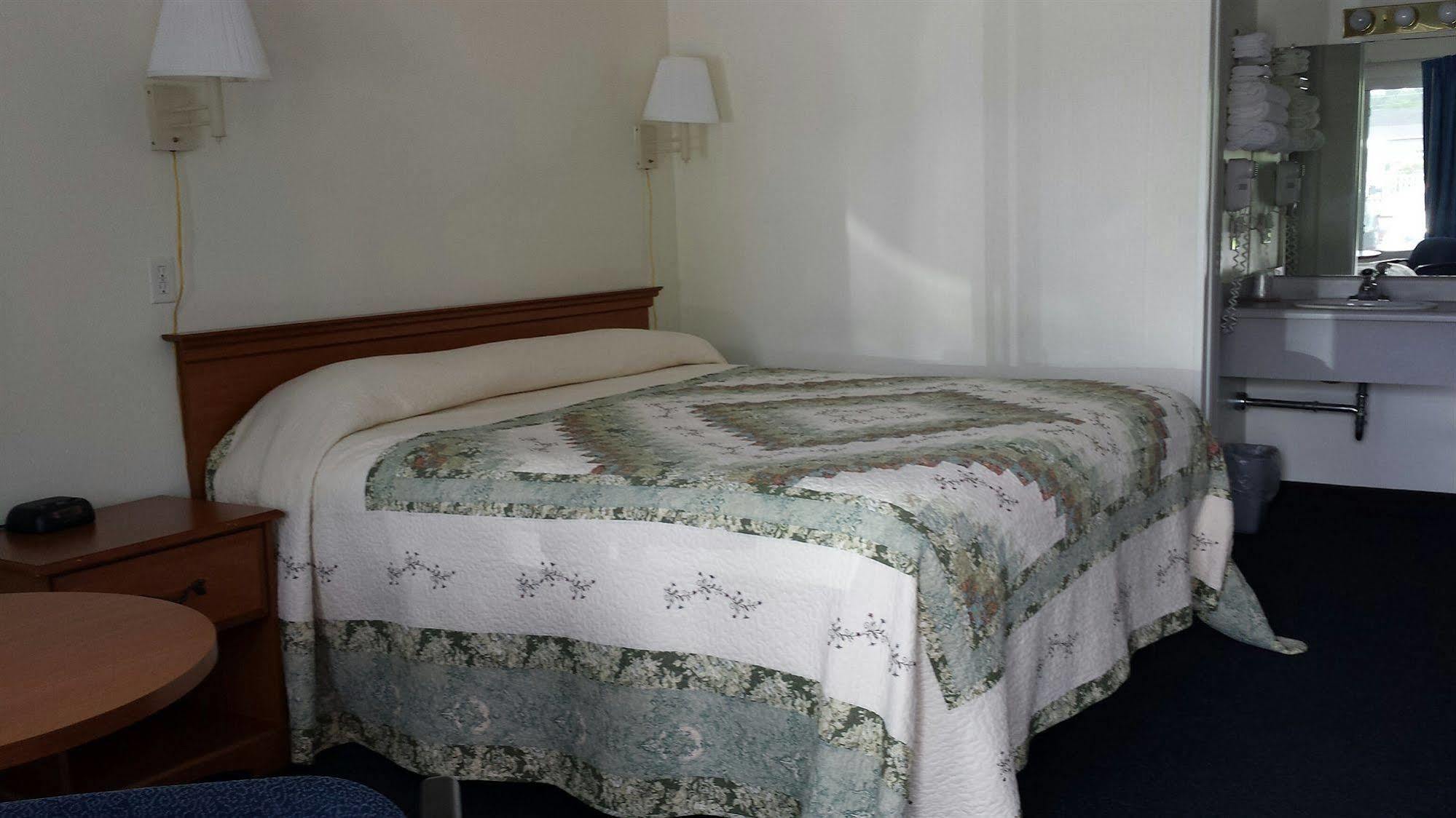The Springs Motel Saratoga Springs Eksteriør bilde